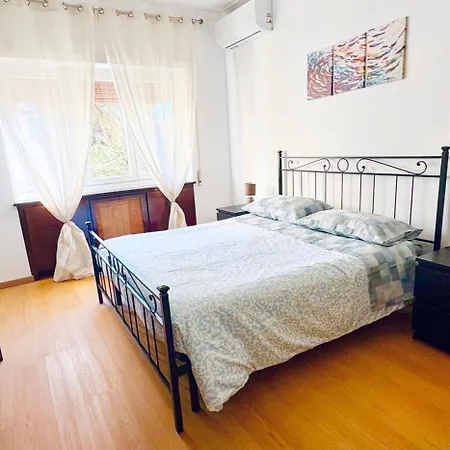 Διαμέρισμα Charming Eur *