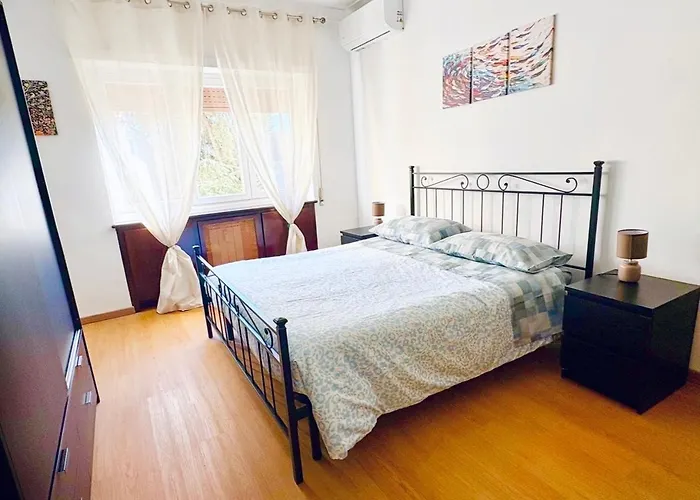 Διαμέρισμα Charming Eur *