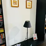 Charming Eur דירה
